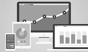 Illustration von Datenanalyse auf verschiedenen Geraeten: Desktop, Laptop, Tablet und Smartphone mit Diagrammen und Wachstumsstatistiken