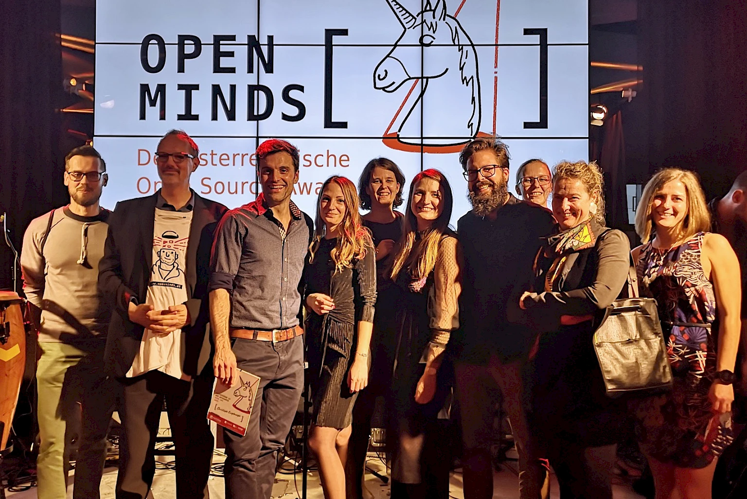 Team von Verdino auf Buehne bei Preisverleihung des Open Minds Awards
